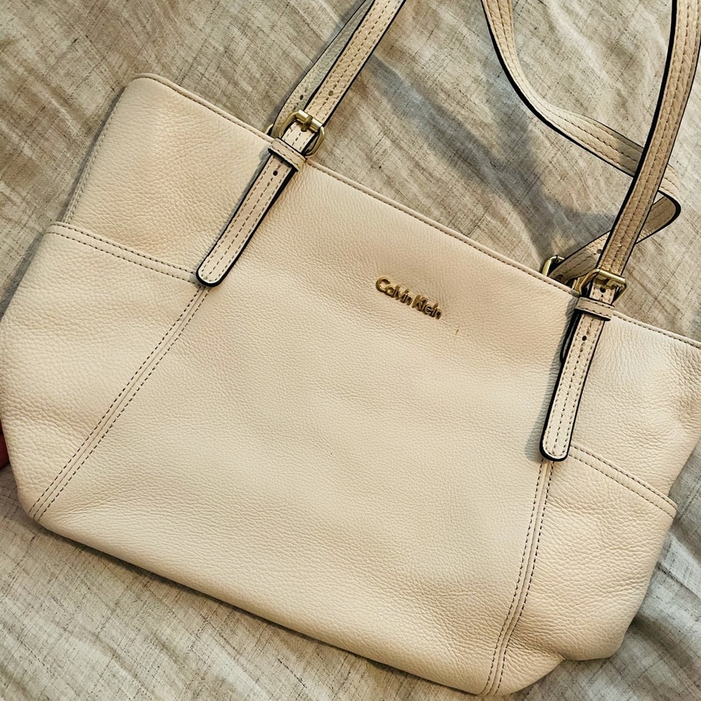 GREAT CONDITION Calvin Klein Purse